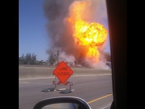 В Калифорнии 15 человек пострадали из-за взрыва газопровода. Видео