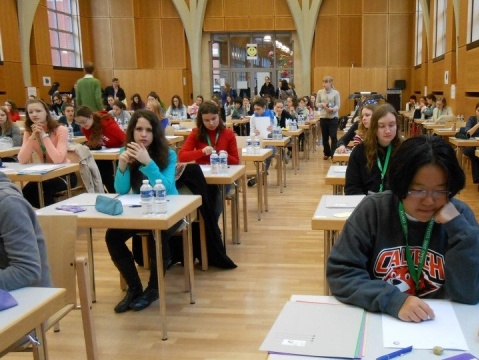 Украинские школьницы победили на Европейской математической олимпиаде