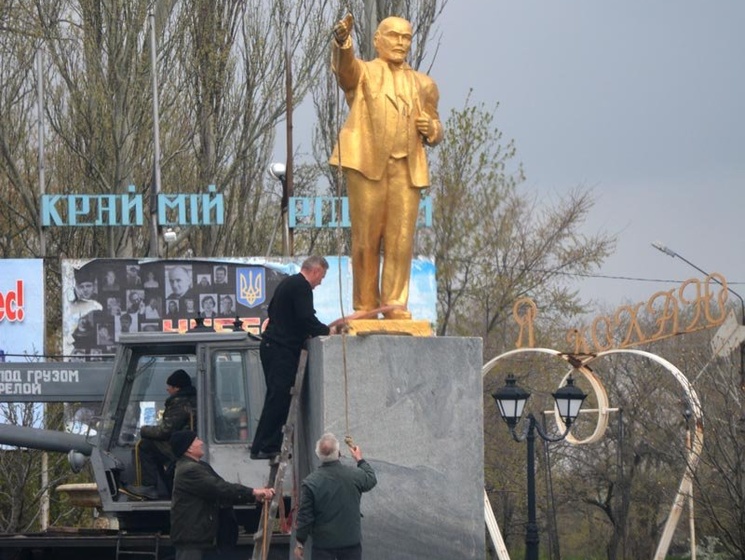 В Запорожской области КПУ восстановила памятник Ленину