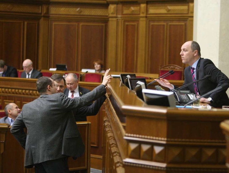 Рада в первом чтении приняла законопроект, упрощающий получение украинского гражданства иностранцами-участниками АТО