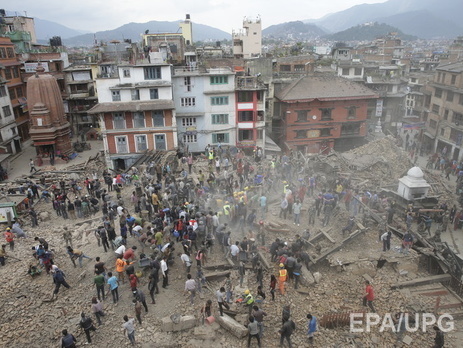 В Непале во время землетрясения погибли более 1200 человек