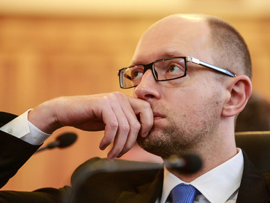 Яценюк в Мюнхене заявил о возможном привлечении армии к разгону Майдана