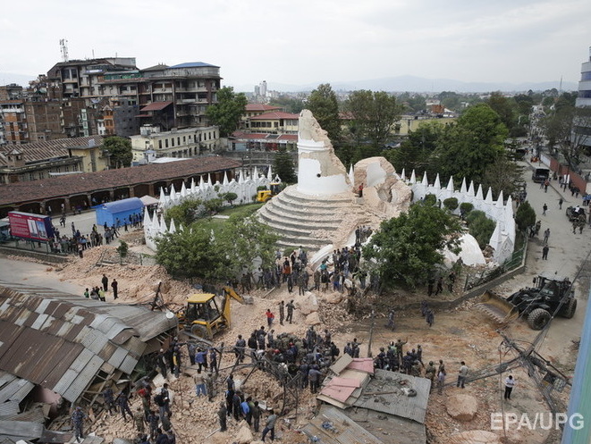 Власти Непала объявили трехдневный траур по жертвам землетрясения