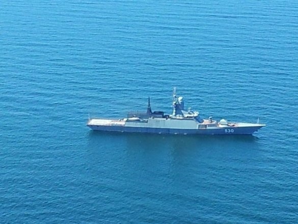 Возле границ Латвии снова замечен российский военный корабль