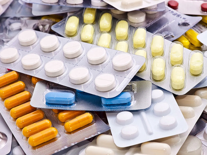 Порошенко подписал закон, освобождающий от НДС лекарств, закупаемых международными организациями