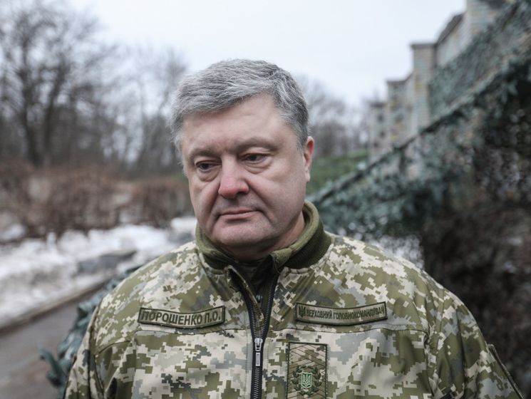 Порошенко обвинил бывших премьеров и министров обороны в сокращении украинской армии и распродаже оружия