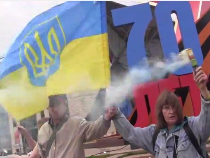 Перед зданием ФСБ в Москве прошла акция в поддержку Савченко. Видео