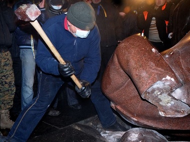 В Киеве вместо Ленина решили установить памятник меценатам