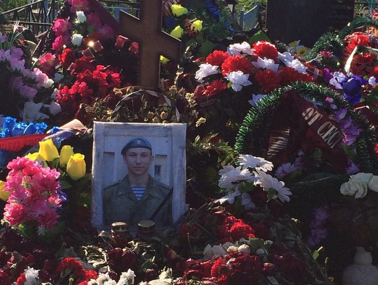 Мать российского спецназовца, предположительно погибшего на Донбассе: Мне просто привезли тело, больше я ничего не знаю