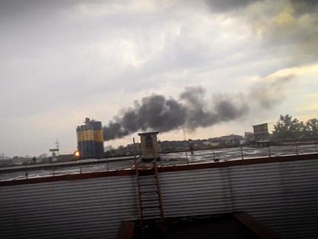 На западе Москвы произошел взрыв и пожар на автозаправке
