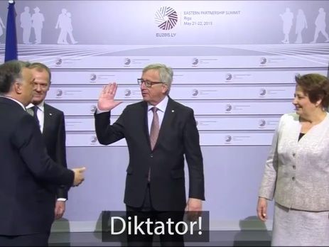 Президент Еврокомиссии Юнкер назвал премьер-министра Венгрии Орбана диктатором и дал тому пощечину. Видео / Гордон