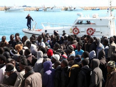 В Ливии арестованы около 600 мигрантов, которые направлялись в Европу