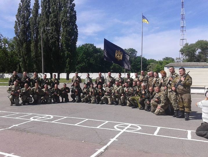 Бойцы "Карпатской Сечи" присягнули на верность Украине и отправились на фронт в составе 93-й бригады ВСУ