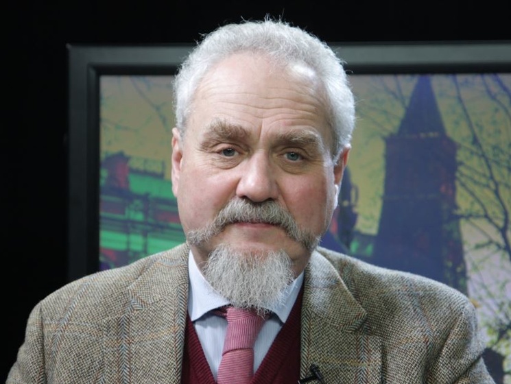 Профессор Зубов: За год Украина смогла остановить серьезную агрессию и начать устраивать жизнь. Это главный успех Порошенко