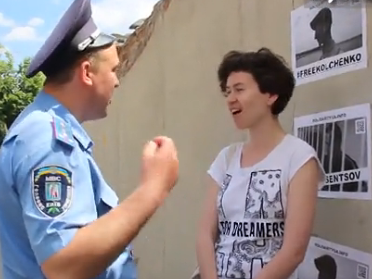 В Киеве милиционеры пытались препятствовать проведению акции в поддержку Сенцова и Кольченко