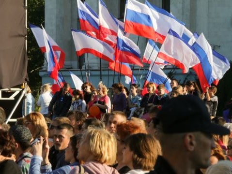 СМИ: В Симферополе на праздновании Дня города исполнили украинскую песню