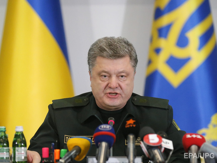 Цеголко: Порошенко поручил и. о. премьера срочно созвать штаб ликвидации последствий пожара на нефтебазе под Киевом 