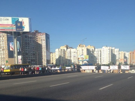 Перекрывшие проспект Бажана в Киеве предприниматели отправились к Кличко
