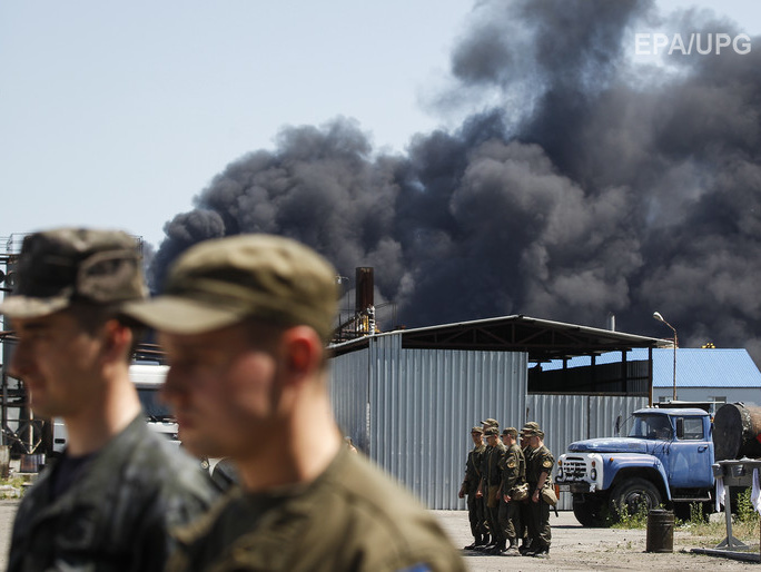 СНБО: Жертвами пожара на нефтебазе под Киевом стали пять человек