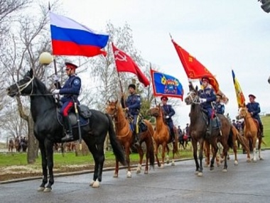 В Севастополе перекрыли движение из-за "конного перехода казаков юга России"
