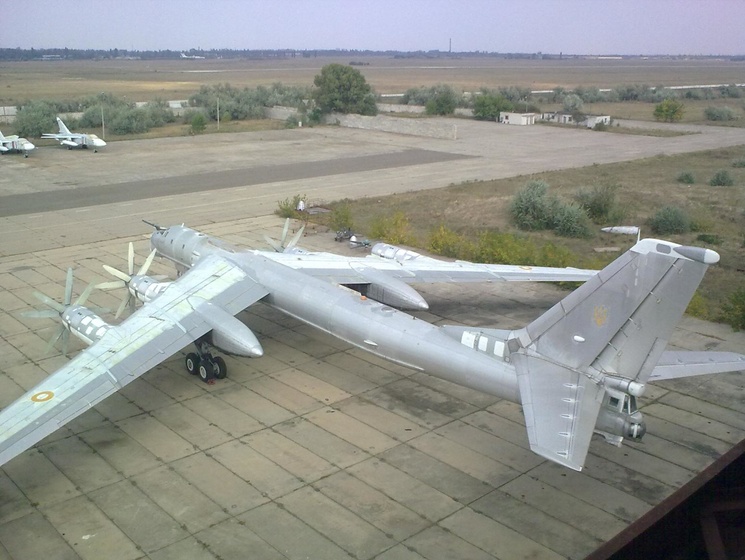 На военном аэродроме Украинка в РФ разбился российский ядерный стратегический бомбардировщик