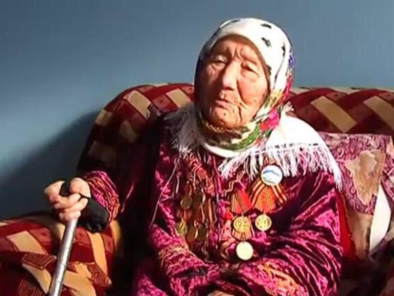 В Кыргызстане умерла женщина, усыновившая во время Второй мировой войны 150 детей из блокадного Ленинграда