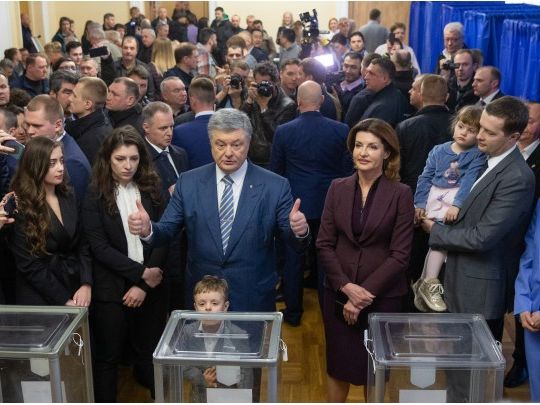 Порошенко о выборах президента: Украина блестяще прошла этот тест