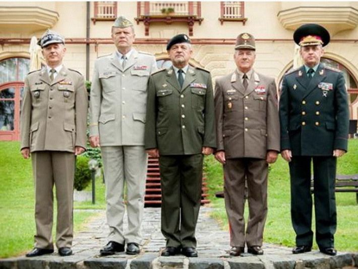Минобороны: Страны "Вышеградской четверки" планируют углублять военное сотрудничество с Украиной
