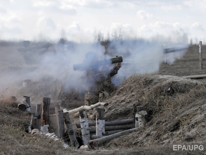 Пресс-центр АТО: Боевики из танков обстреляли Марьинку