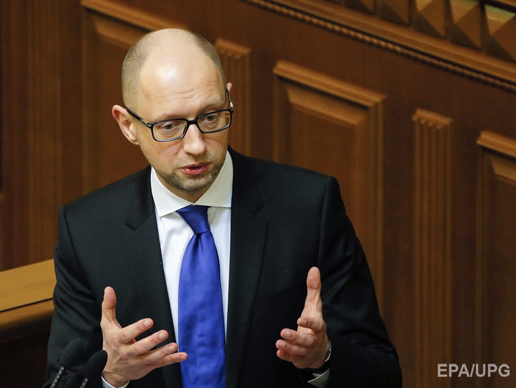 Яценюк предлагает передать руководство некоторыми таможенными службами  иностранцам