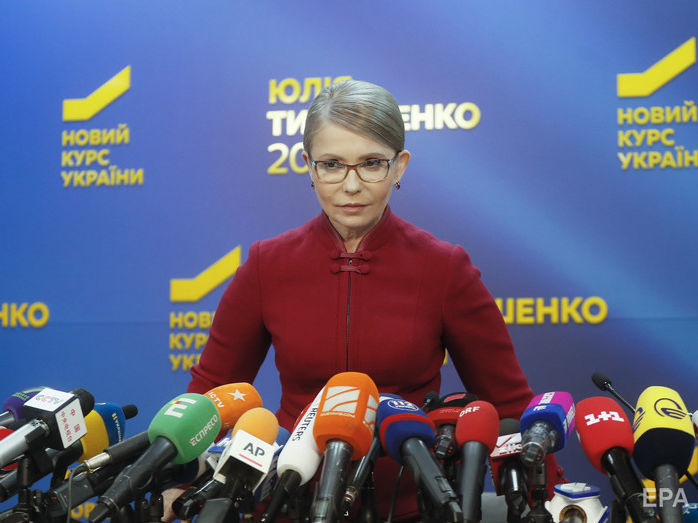 "Сильные не сдаются". Тимошенко показала, как играет в настольный теннис на каблуках