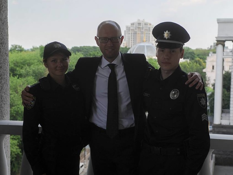 Аваков: Кабмин утвердил образцы формы нового полицейского патруля