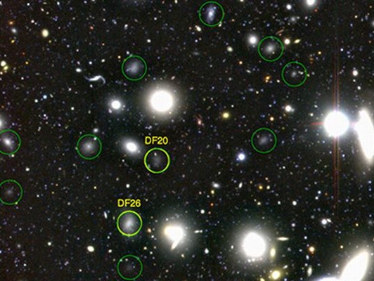Астрономы открыли более 800 ультратемных галактик