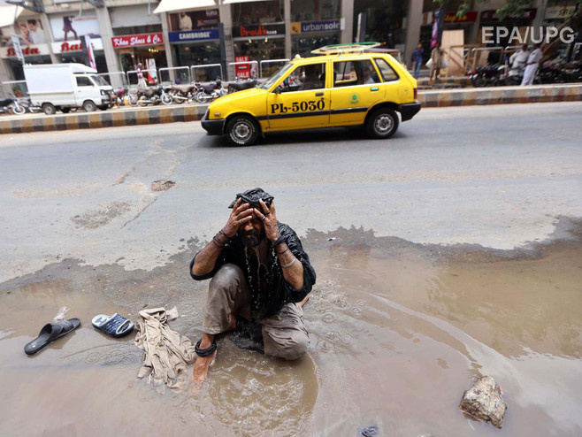 В Пакистане жертвами аномальной жары стали более 1000 человек