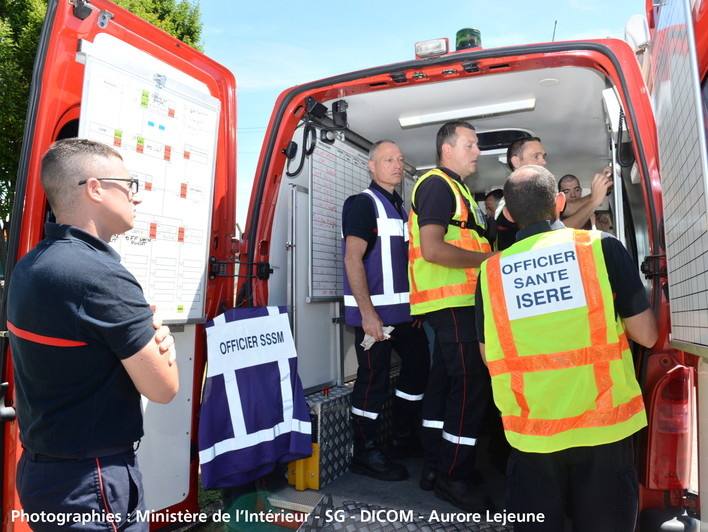 Во Франции задержан подозреваемый в нападении на завод в пригороде Лиона и его жена 