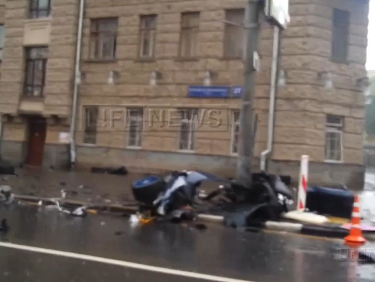В Москве на "Порше-911" разбился сын экс-губернатора и его пассажир &ndash;сын бизнесмена