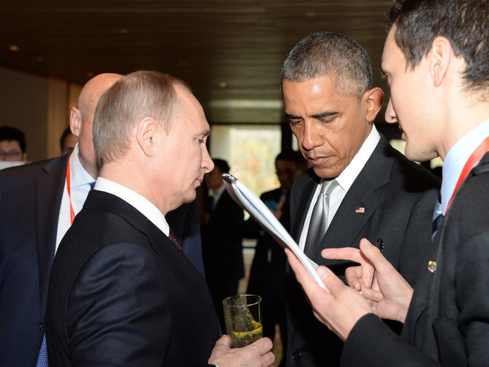 Путин и Обама обсудили по телефону Украину и "Исламское государство"