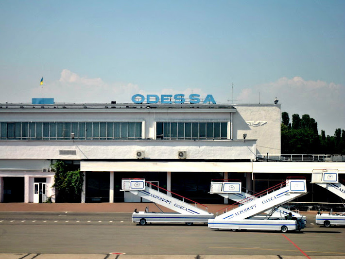 Госавиаслужба объявила режим "открытого неба" над Одессой