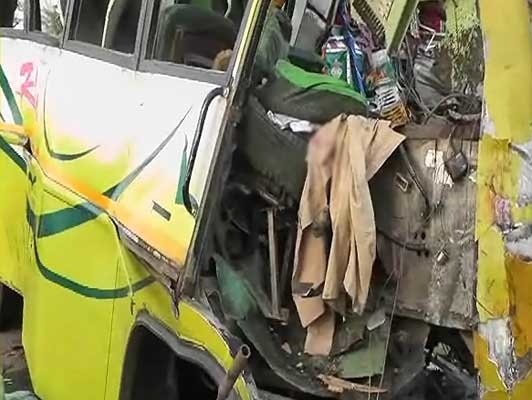 В Индии столкнулись автобус и грузовик. Погибли 25 человек