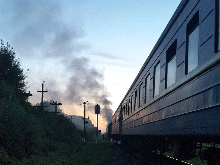 В Прикарпатье загорелся пассажирский поезд