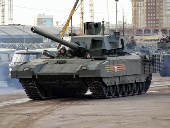 Российский танк "Армата" загорелся при транспортировке в Нижний Тагил