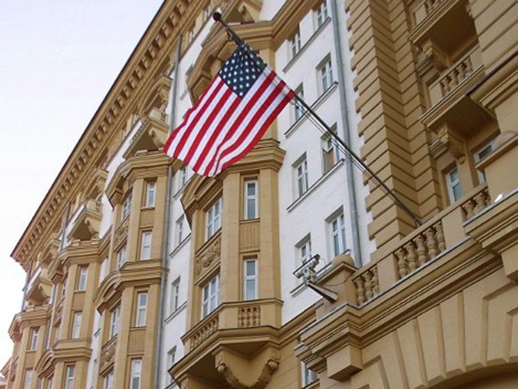 СМИ: В центре Москвы избили и ограбили сотрудника посольства США