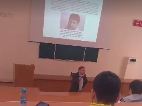 В Сумах профессор читал студентам лекцию, принимает ли Зеленский наркотики – Антон Геращенко