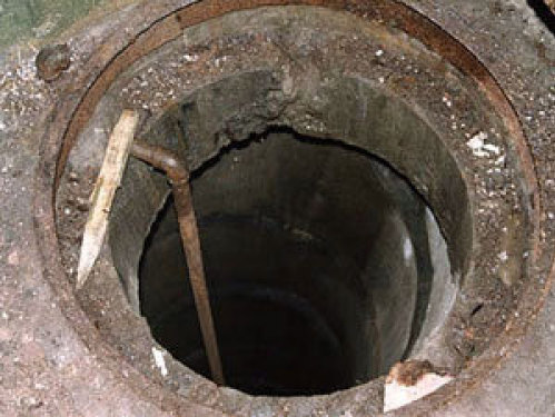 Госслужба по ЧС: В Золотоноше в канализационной шахте погибли трое рабочих