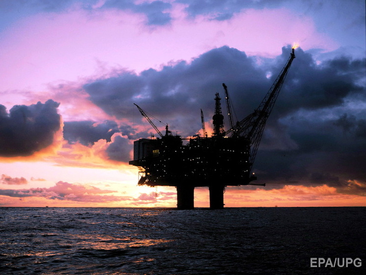 Нефть вновь потеряла в цене после скачка накануне