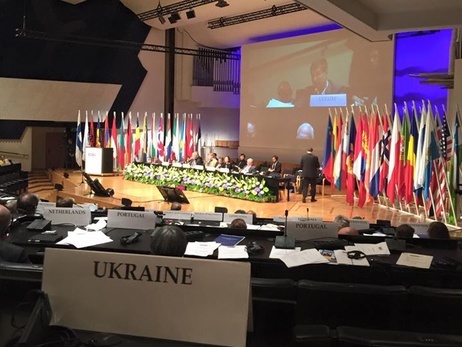 Порошенко приветствовал принятие резолюций о нарушениях РФ норм и принципов ОБСЕ и незаконном удержании граждан Украины