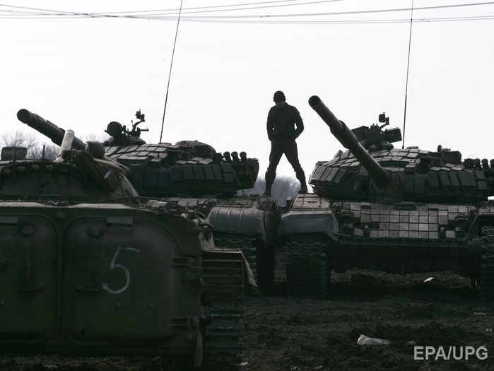 Главарь "ДНР" Захарченко заявил об отводе танков от линии разграничения