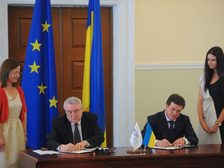 Европейский инвестбанк предоставил Украине кредит в €400 млн на развитие инфраструктуры