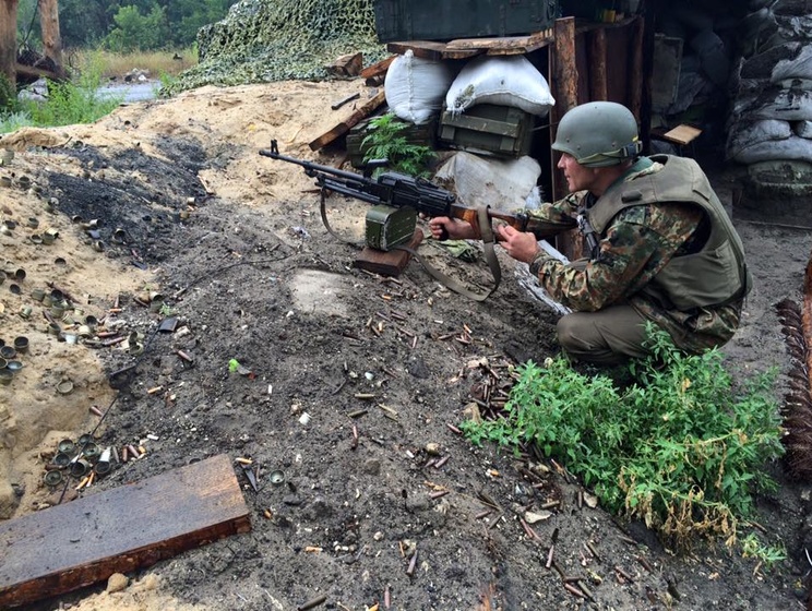 Булатов: Боевой опорный пункт "Фасад" вблизи Счастья снова попал под обстрел оккупантов, ранены четверо бойцов