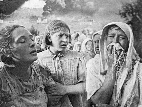 Киевлянка Хорошунова в дневнике 1941 года: Уехали многие руководители, оставили народ. И нет у нас ничего впереди, кроме войны